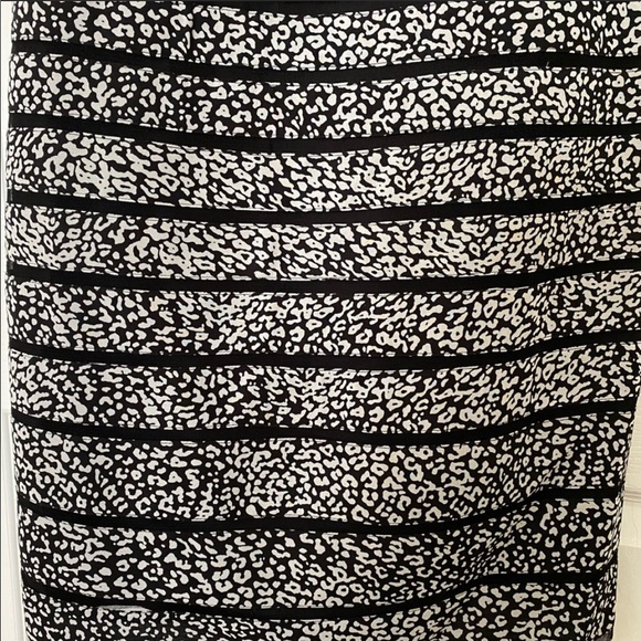 Ann Taylor Print Bodycon Dress - Picture 5 of 6